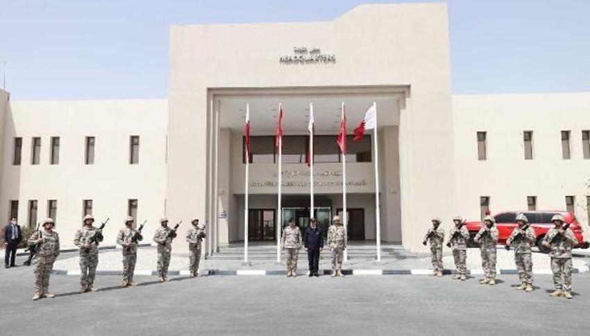 Bakan Akar, Katar'da görevli Mehmetçik ile bir araya geldi
