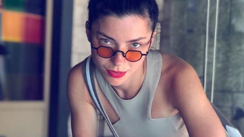 Merve Boluğur sütyensiz pozları ve açıklamalarıyla olay oldu!