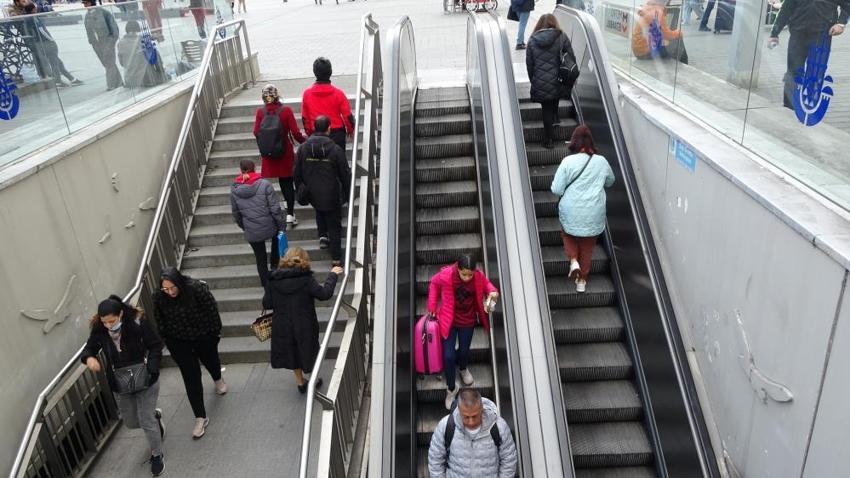 Taksim Metrosu’nda yürüyen merdiven çilesi!