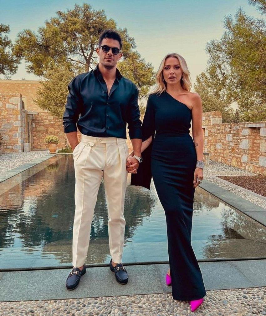 Şarkıcı Hadise nişandan fotoğraflarını konserinde paylaştı!
