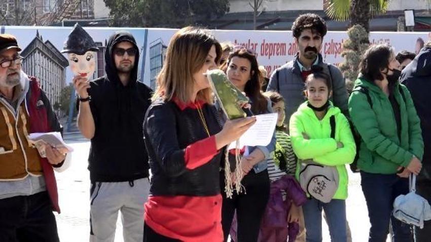 Avcılar’da Dünya Tiyatro Günü’nü meydanda kutladılar