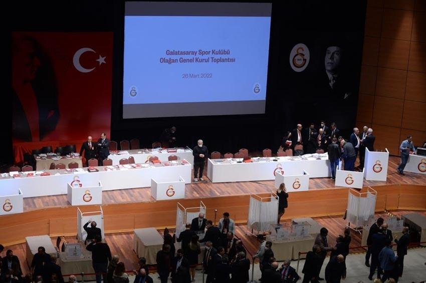 Galatasaray'da ayrılık! Burak Elmas ibra edilmeyince o da eşyalarını topladı