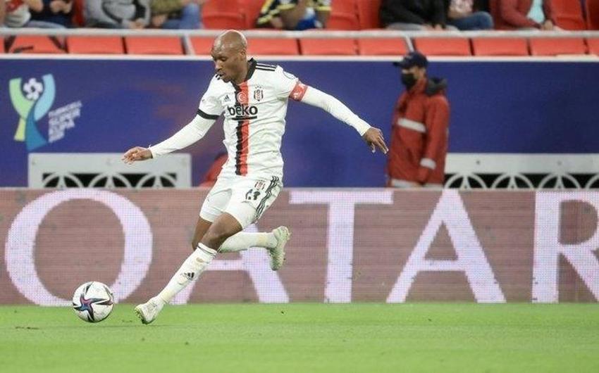 Beşiktaş, Galatasaray'ın eski yıldızına talip oldu Ahmet Nur Çebi görüşmelere başladı...