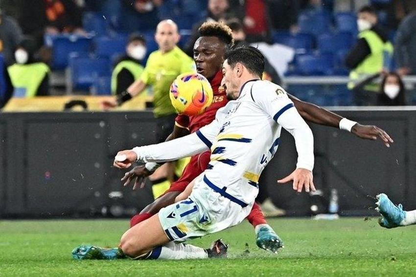 Beşiktaş, Galatasaray'ın eski yıldızına talip oldu Ahmet Nur Çebi görüşmelere başladı...