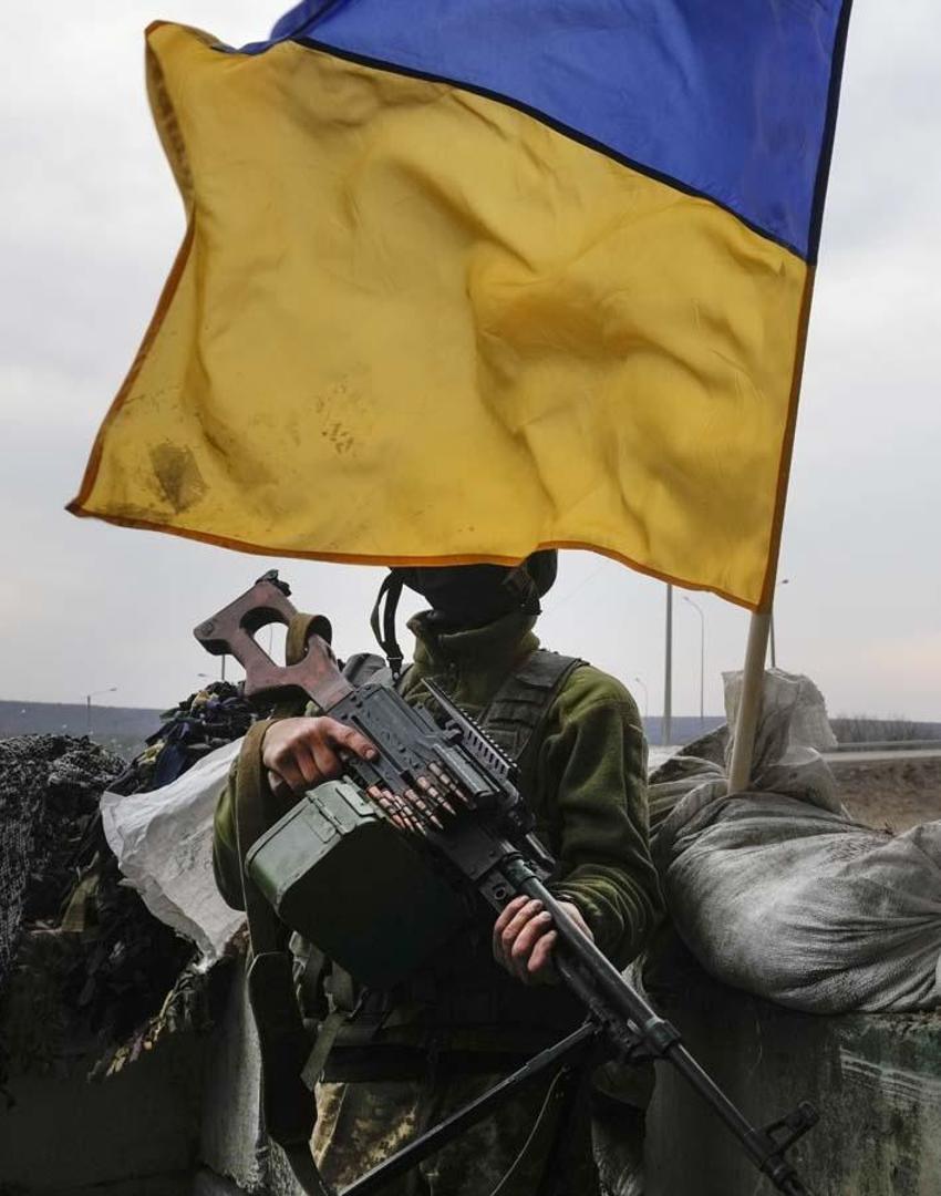 Kiev'e ilerleyen devasa Rus konvoyunu 30 kişilik gizli ekip durdurdu!