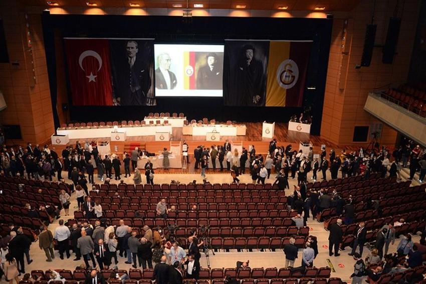 Galatasaray'da kılıçlar çekildi! Burak Elmas harekete geçti, Fatih Terim geri mi dönüyor...
