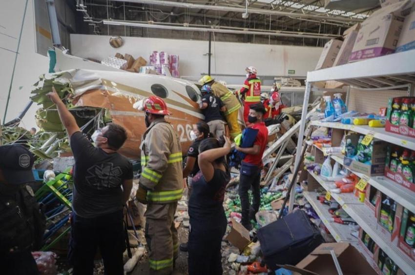 Meksika’da küçük uçak süpermarketin üzerine düştü: 3 ölü, 5 yaralı