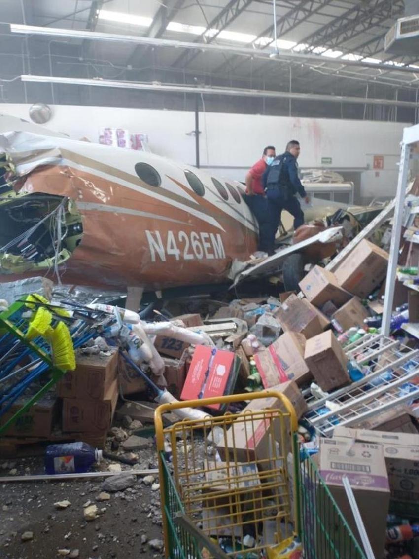 Meksika’da küçük uçak süpermarketin üzerine düştü: 3 ölü, 5 yaralı