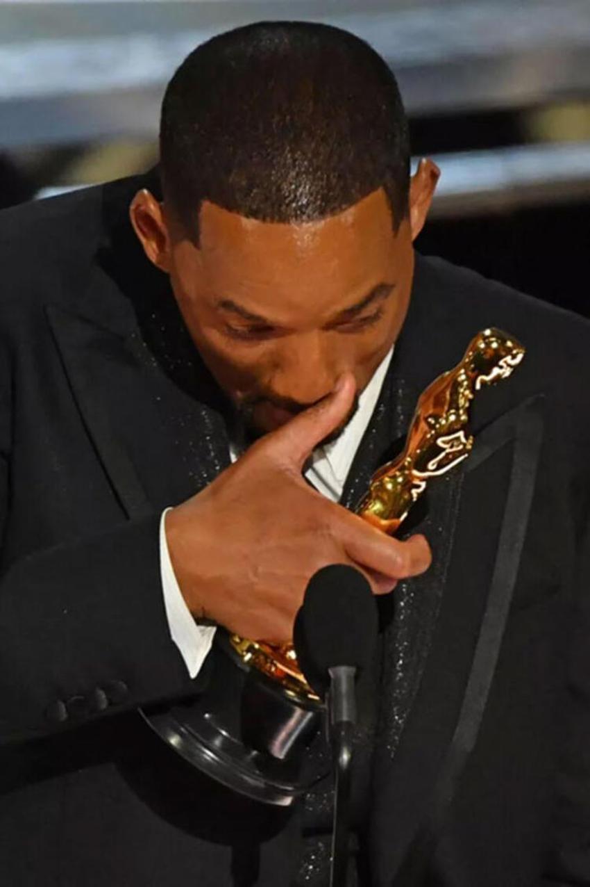Will Smith yaşanan olayın ardından sessizliğini bozdu: Özür dilerim Chris haddimi aştım!