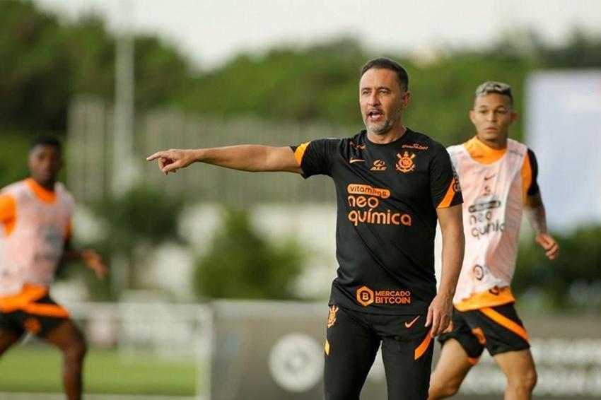 İsmael Süper Lig'de hayal kırıklığı yaratan stoperi istedi Beşiktaş yönetimi harekete geçti