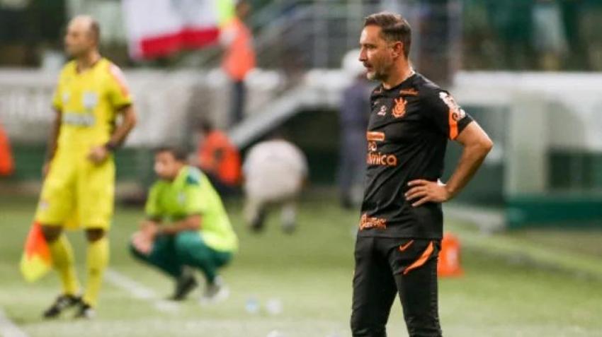 İsmael Süper Lig'de hayal kırıklığı yaratan stoperi istedi Beşiktaş yönetimi harekete geçti