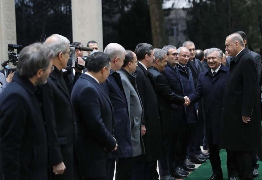 Cumhurbaşkanı Erdoğan, Özbekistan’da resmi törenle karşılandı