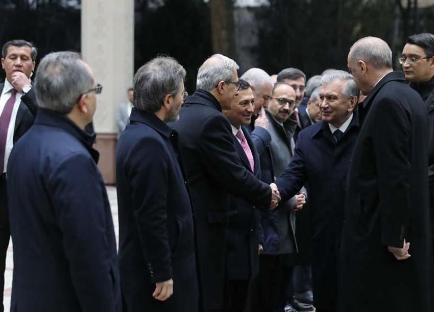 Cumhurbaşkanı Erdoğan, Özbekistan’da resmi törenle karşılandı
