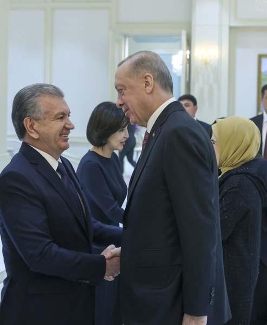 Cumhurbaşkanı Erdoğan, Özbekistan’da resmi törenle karşılandı