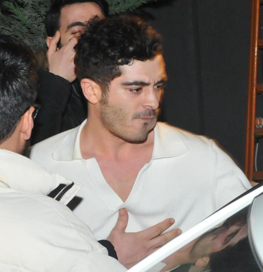 Şahmeran ekibi kaçtı, Burak Deniz yakalandı! Dikkat çeken tavır!