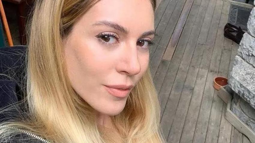 Sinem Kobal'dan yeni poz geldi! 8 aylık hamile olan Kobal'a yorum yağdı...