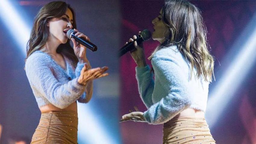 Şarkıcı Aynur Aydın süper mini eteğiyle konser verdi! "Bu etek mi yok gibi"