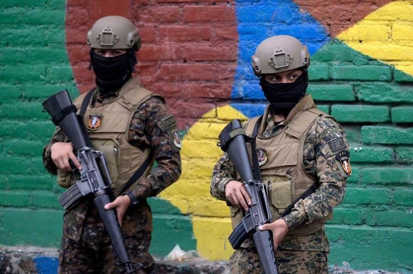 Dünya bu görüntüleri konuşuyor! El Salvador Cumhurbaşkanı Nayib Bukele'den şaşırtan rest: Öldürmeyi bırakın yoksa bedelini onlar öder!
