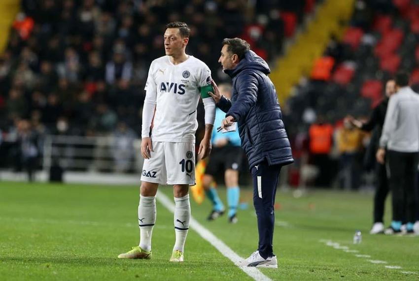 SON DAKİKA! Menajerinden flaş açıklama! 'Mesut Özil eşyalarını toplayıp...'