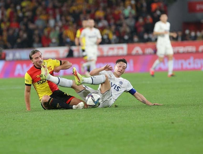 SON DAKİKA! Menajerinden flaş açıklama! 'Mesut Özil eşyalarını toplayıp...'