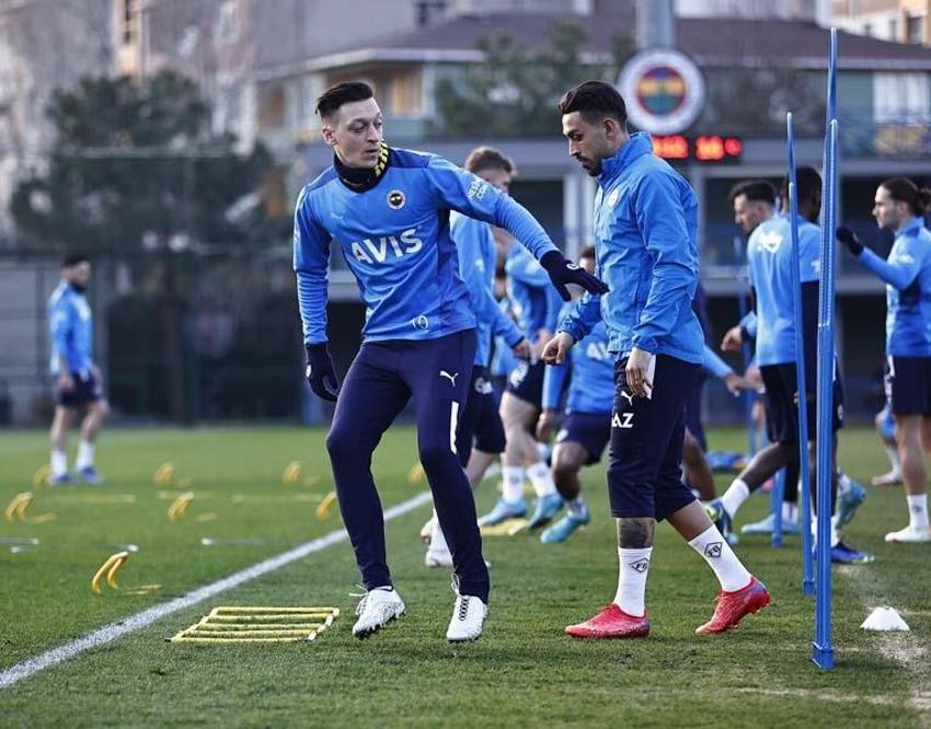 SON DAKİKA! Menajerinden flaş açıklama! 'Mesut Özil eşyalarını toplayıp...'