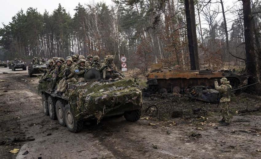 Ukrayna-Rusya savaşında son gelişmeler... Ukrayna Rusya topraklarını vurdu! helikopterler petrol tesisini bombaladı...