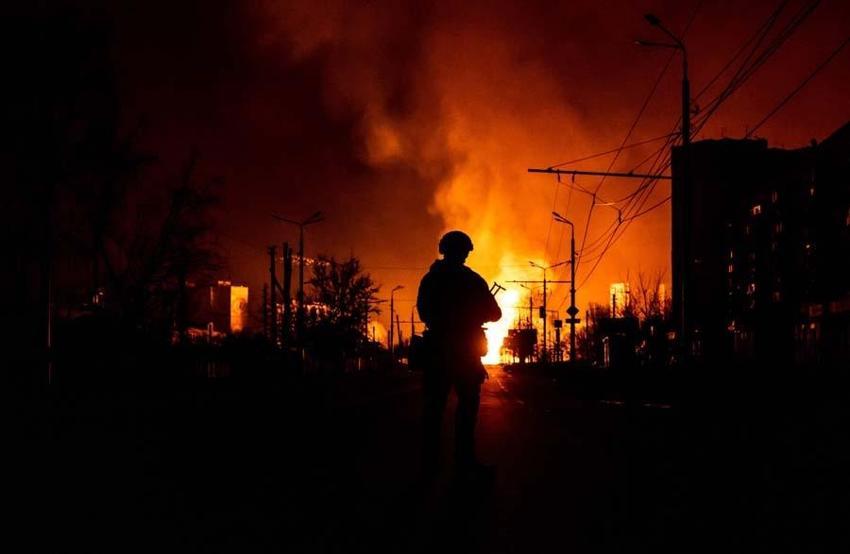 Ukrayna-Rusya savaşında son gelişmeler... Ukrayna Rusya topraklarını vurdu! helikopterler petrol tesisini bombaladı...