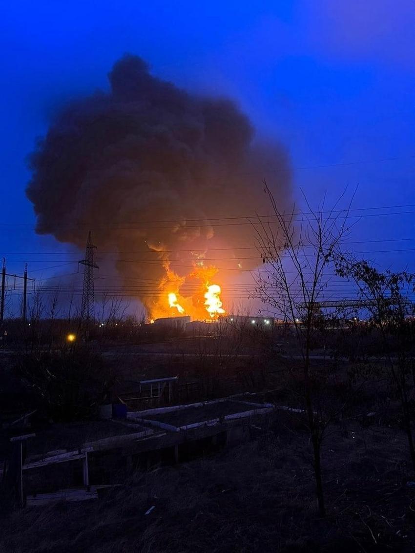 Ukrayna-Rusya savaşında son gelişmeler... Ukrayna Rusya topraklarını vurdu! helikopterler petrol tesisini bombaladı...