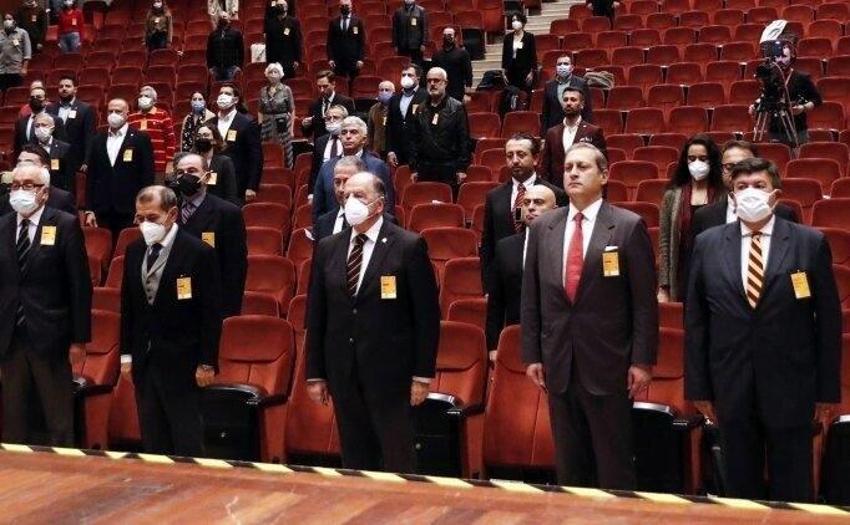 Biri Galatasaray'ı San Marino'ya benzetti diğeri kulübü soymuşlar dedi!