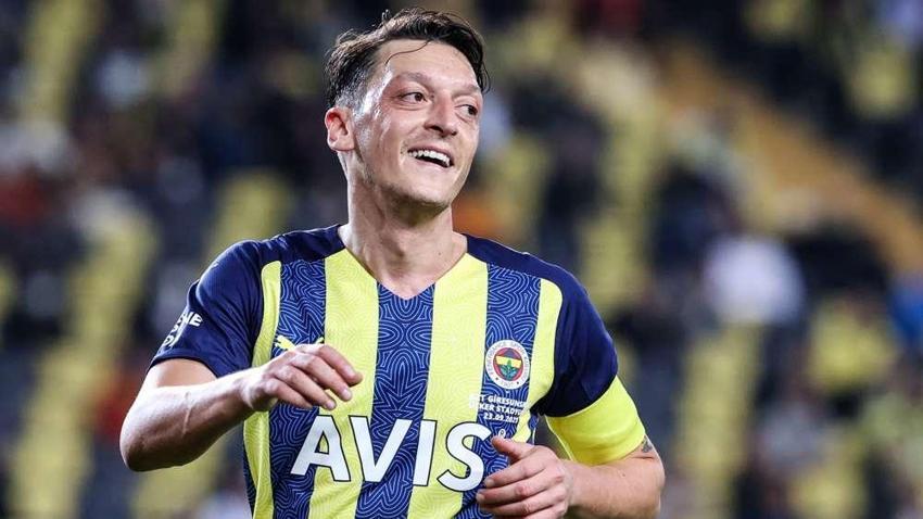 Bir Ali Koç - Acun Ilıcalı klasiği! Mesut Özil'in yerine Luis Suarez bombası