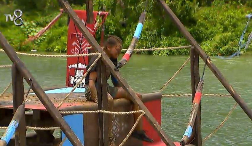 Survivor'da Nisa ve Yağmur birbirine girdi! Oyunu yarıda bıraktı, üzerine yürüdü! 'Ne dedin sen?'