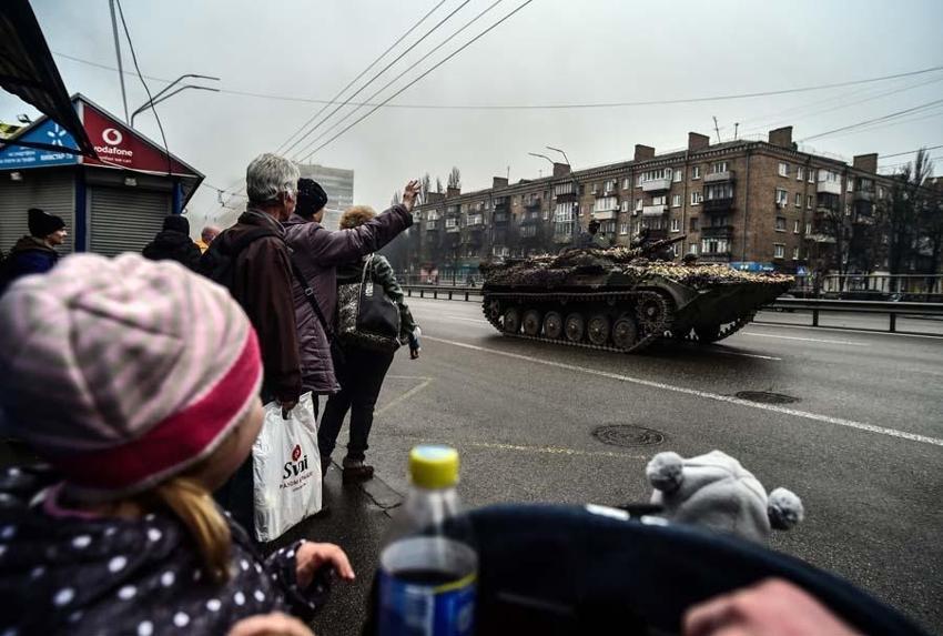 Ukrayna-Rusya savaşında son gelişmeler... Ukrayna Rusya topraklarını vurdu! helikopterler petrol tesisini bombaladı...