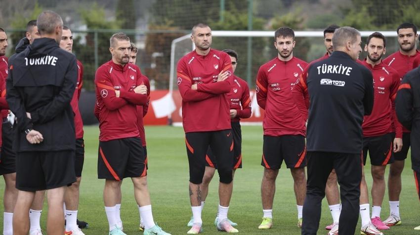 SON DAKİKA! 7 futbolcu kazan kaldırdı Stefan Kuntz ve yardımcıları istifa...