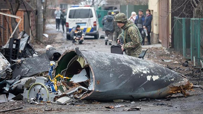 Ukrayna-Rusya savaşında son gelişmeler... Ukrayna Rusya topraklarını vurdu! helikopterler petrol tesisini bombaladı...