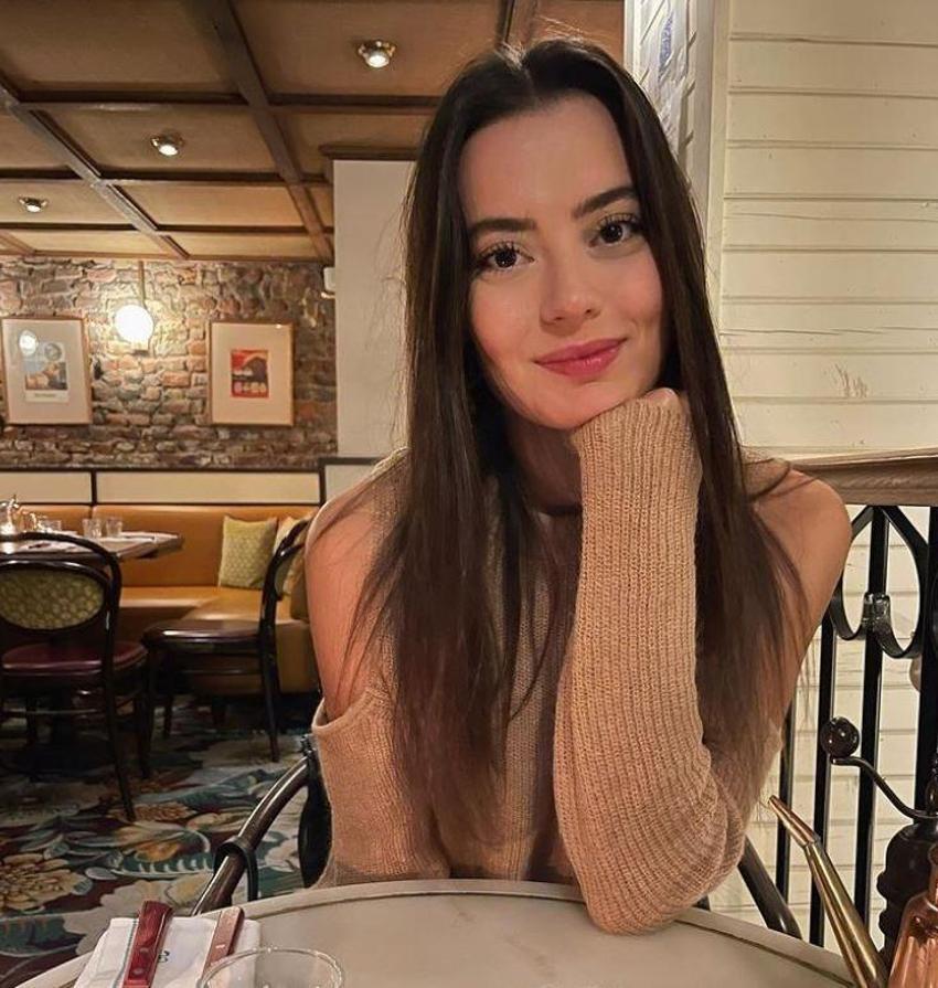 Yusuf Yazıcı, Cemrenaz Turhan ile aşk yaşıyor! '1 Nisan şakası değil' diyerek ilan ettiler