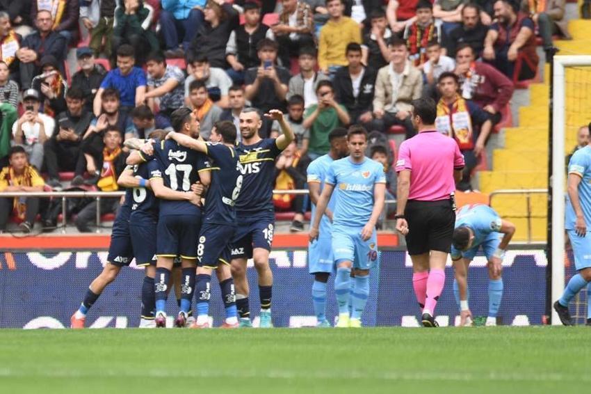 Süper Lig'de Kayserispor ile Fenerbahçe 3 puan için karşı karşıya geldi!