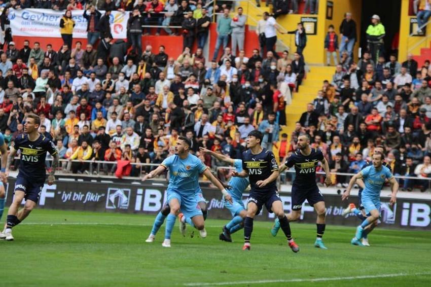 Süper Lig'de Kayserispor ile Fenerbahçe 3 puan için karşı karşıya geldi!