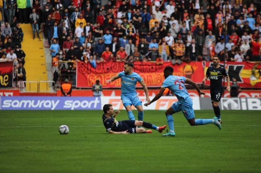 Mesut ve Ozan kadro dışı kaldı İsmail Kartal bu 5 yıldızı civa gibi yaptı
