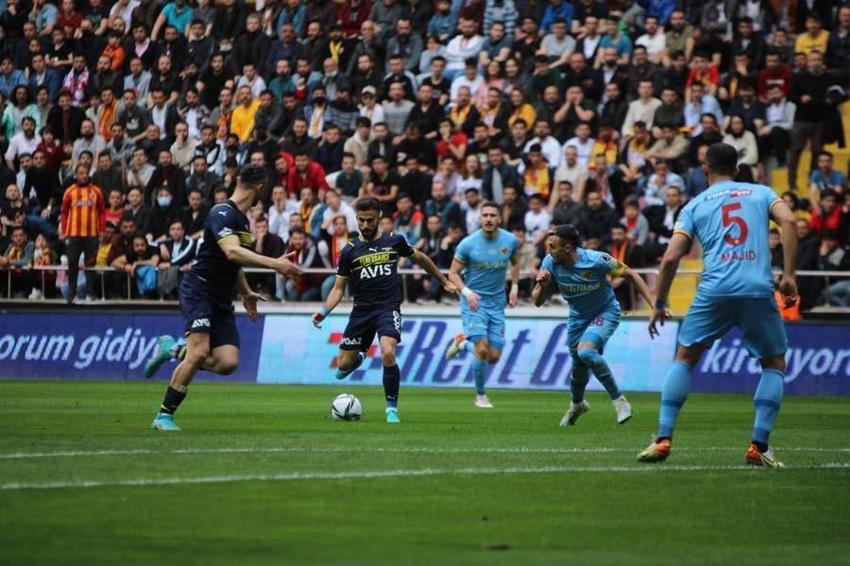 Mesut ve Ozan kadro dışı kaldı İsmail Kartal bu 5 yıldızı civa gibi yaptı