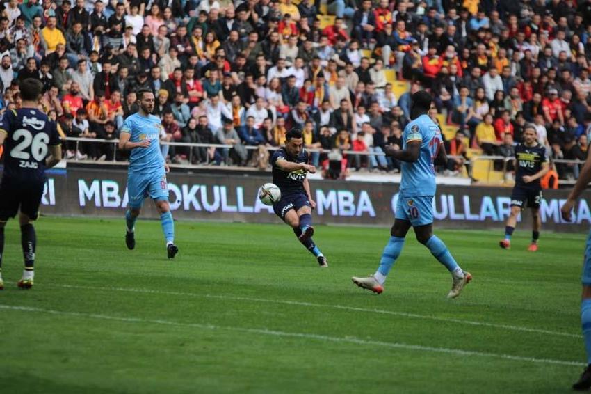 Mesut ve Ozan kadro dışı kaldı İsmail Kartal bu 5 yıldızı civa gibi yaptı