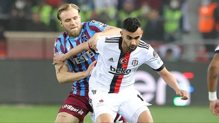 Trabzonspor-Beşiktaş maçına damga vurdu! VAR sonrası şok, hakem Zorbay Küçük'ün o kararı...