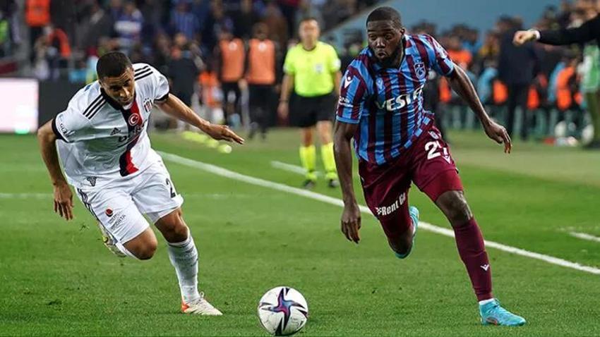 Trabzonspor-Beşiktaş maçına damga vurdu! VAR sonrası şok, hakem Zorbay Küçük'ün o kararı...
