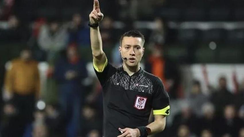 Trabzonspor-Beşiktaş maçına damga vurdu! VAR sonrası şok, hakem Zorbay Küçük'ün o kararı...