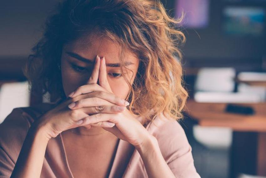 Beyni erken yaşlandırıyor, bu 6 belirtiye dikkat! Alzheimer hastalığı ile...