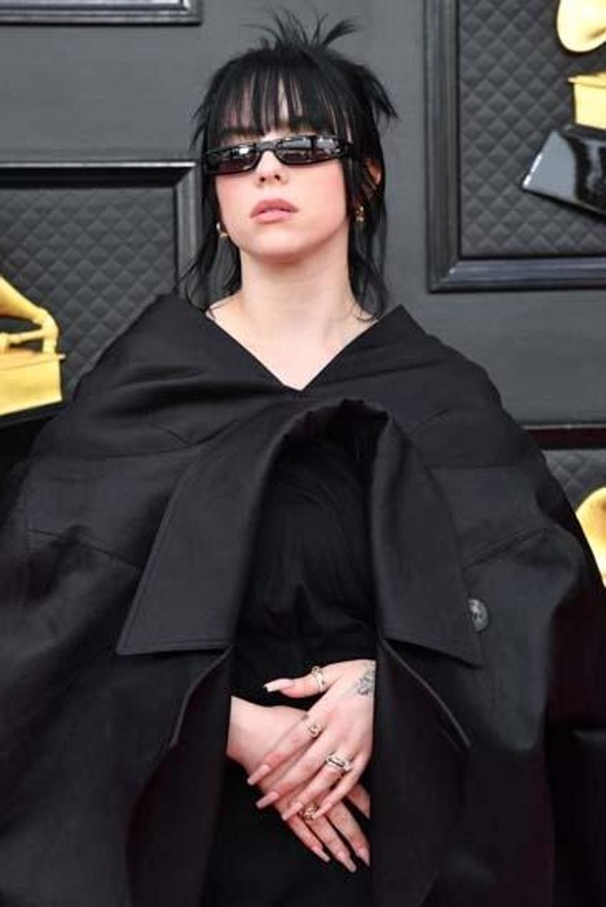 2022 Grammy Ödülleri sahiplerini buldu! Kırmızı halıda şıklık yarışı...