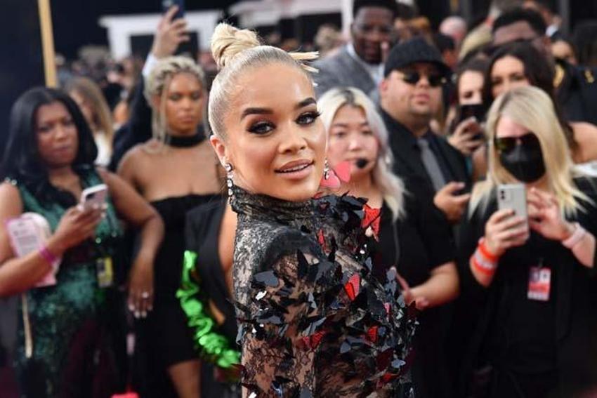2022 Grammy Ödülleri sahiplerini buldu! Kırmızı halıda şıklık yarışı...
