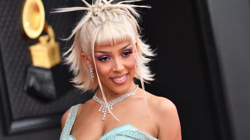 Doja Cat anons edilince sahneye tuvaletten koşarak geldi!
