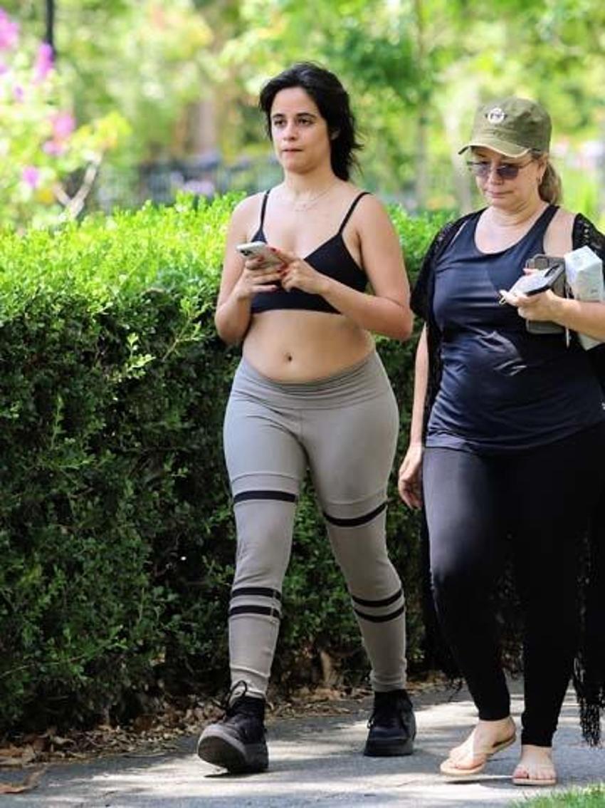 Camila Cabello isyan etti: Göbeğimi sıktım karın kaslarım ağrıdı