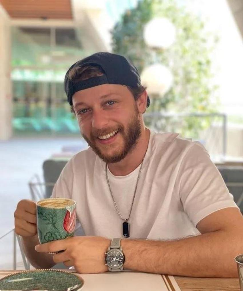 Bir set aşkı daha gerçeğe dönüştü! Gülper Özdemir ile Mehmet Aykaç birlikteliğini ilan etti...