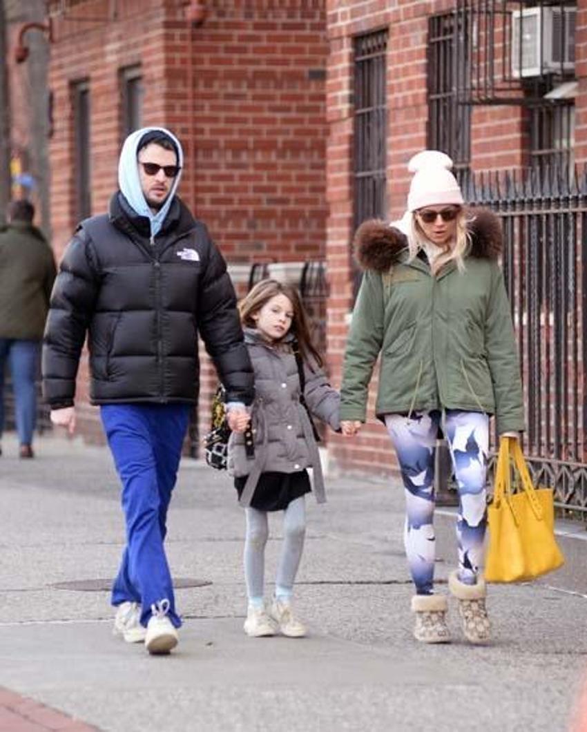 Oyuncu Sienna Miller yumurtalarını dondurduğunu açıkladı!